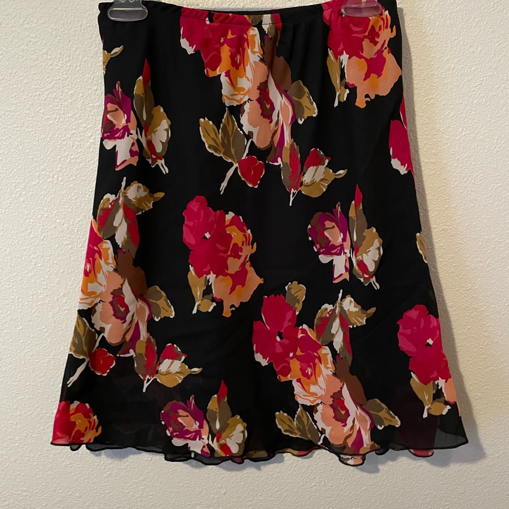 Buyer California Skirt - Picture 2 of 6